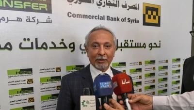 فيديو يثير الجدل: رجل أعمال معروف في سيارة فاخرة بدمشق وسط اعتراض مواطنين