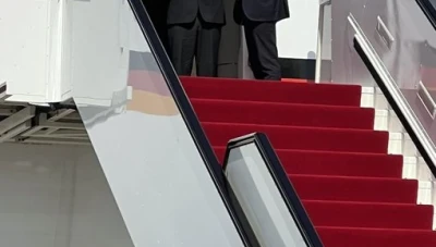 تأخر رئيس ألمانيا في قطر: لماذا انتظر فرانك فالتر شتاينماير نصف ساعة قبل النزول من الطائرة؟