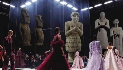 عـرض أزياء إيلي صعب في الرياض يثـير جـد.لاً واسـعاً