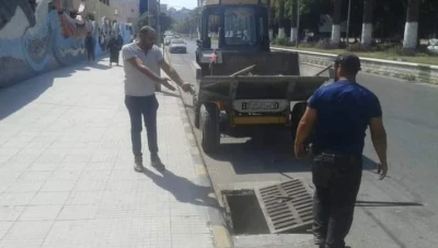 جهود مستمرة استعداداً لفصل الشتاء: تعزيل وتسليك القنوات وفتحات التصريف المياه