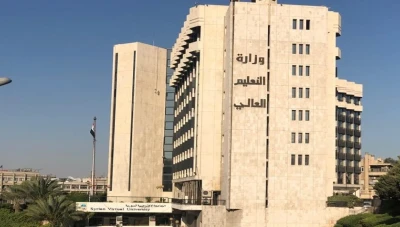 أزمة التعليم العالي في سوريا: انخفاض الالتحاق وهجرة الكفاءات