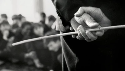 لم يعد المعلم يؤدب طالبه... ظاهرة ضـرب المعلم تتفاقم