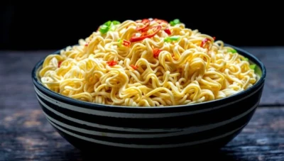 برنجكجي يرد على قرار وزارة التربية السورية بمنع الأندومي في المقاصف المدرسية