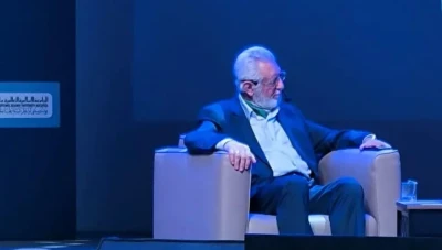 البروفيسور أحمد آغر أقجه يدعـو إلى احـتواء السوريين في تركيا مـنحهـم الجـنـسية لتعـزيز نهـضـة البلاد