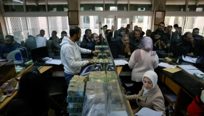 الحكومة السورية تبدأ خطة لعودة الموظفين المسرحين: ماذا عن الرواتب والمستحقات؟