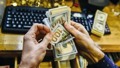 تحسن ملحوظ تسجله الليرة السورية عند افتتاح يوم الاثنين