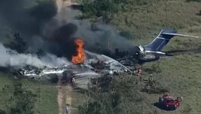 بالفيديو: شاهد اشتعـ.ـال النـ.ـيران بطائرة على متنها 133 راكباً