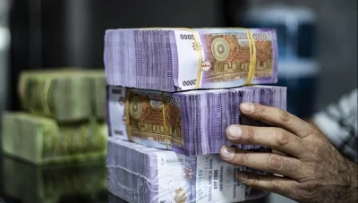 الحكومة السورية تمنح موظفيها قرضا لشراء الغذاء