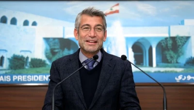 بالفيديو... وزير اللبناني يغني "حلوة يا بلدي"