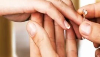 شاب يبـ.ـتز 82 فتاة وأمرة في دمشق ويستـ.ـولي على أموالهن