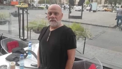 مايك فغالي: من أمام المصرف المركزي يهنئ الجميع بانتهاء الازمة الاقتصادية بسوريا