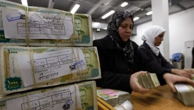 انخفاض متواصل تسجله الليرة السورية عند افتتاح يوم الاثنين