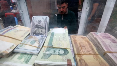 انهيار كبير في سعر العملة الإيرانية