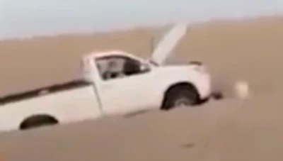 بالفيديو.. سوداني يوثق لحظاته الأخيرة ورفيقيه قبل وفاتهم بصحراء ليبيا