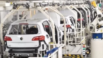 اللجنة الاقتصادية توافق على تجميع السيارات العاملة على الطاقة الكهربائية لكن بشروط