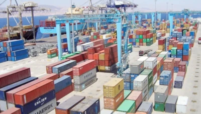 التجار السوريون يتجهون إلى شحن بضائعهم من ميناء العقبة الأردني