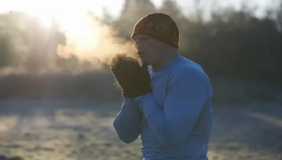 العلم يشرح لماذا يجعلك البرد تتبول مرات عديدة!