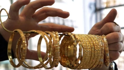 القبض على جدة سرقت من حفيدتها مصاغها