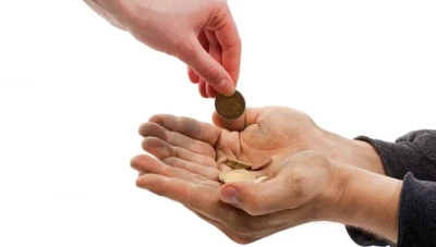 الرغبة في تبرع المال داء لا دواء له