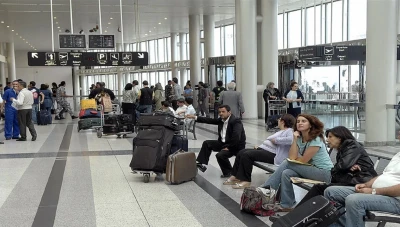 رسوم المطار أصبح بالدولار النقدي