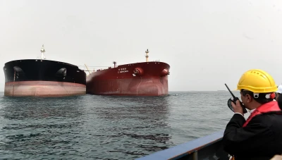 وصول ناقلة نفط محملة بمليوني برميل ولكن بلا صدى