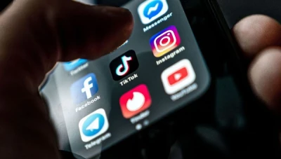 ناشطة على التيك توك ترمـ.ـي نفسها من الطابق 11