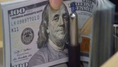 انخفاض ملحوظ بسعر الدولار الأمريكي واليورو يعود للارتفاع