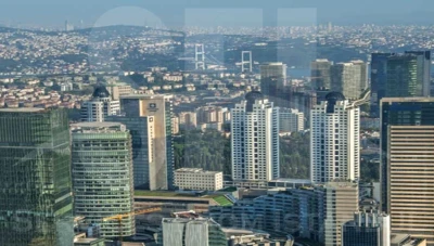 مسؤول يعلن عن بدء التهجير القسري للشركات السورية