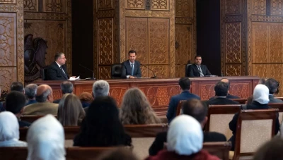 إصدار قرار هام للعاملين في الدولة