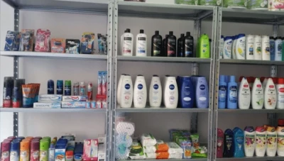 صيدليات تتخـ.ـلى عن بيع الأدوية وتستبدلها بمستحضرات التجميل