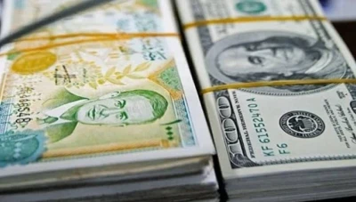 اغلاق سعر الليرة السورية مع استمرار انخفاضها في دمشق وحلب