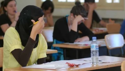 إصابة طالبة أثناء تقديمها الامتحان و فصل وزير التعليم الخاص ونائبه