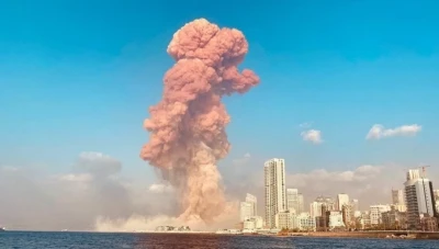 تعرف على سر اللون الوردي لدخان انفجار بيروت؟
