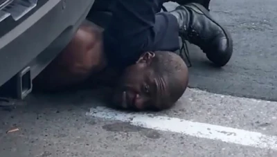 "من فضلك، دعني أقف"... مقطع فيديو جديد لجورج فلويد يتوسل فيه لالتقاط أنفاسه