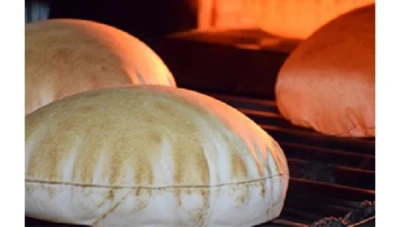 الرغيف بين العدد والوزن… جدل يتصاعد مع تراجع جودة الخبز في الأفران