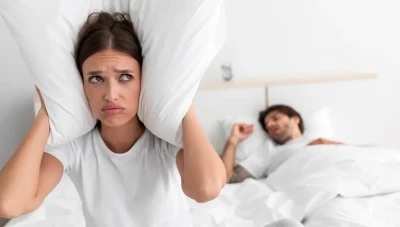 فهم أسباب الشخير: دليل شامل لأسباب وعوامل تسبب الشخير أثناء النوم