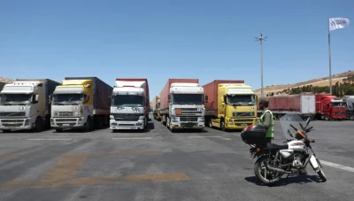 تـأثـير الحـر.ب في لبـنان على حـركة الشـاحنات السورية عبر الحـدود مع العراق والأردن