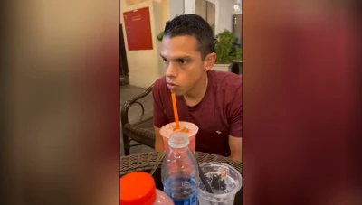 بالفيديو.. مشجع مكسيكي يدخل الاسلام في مونديال قطر على يد القارئ "فاتح سفراجيك"