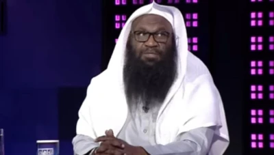 إمام الحرم المكي السابق: العباءة ليست شرطًا.. ويجوز للمرأة أن تعمل "قاضية"