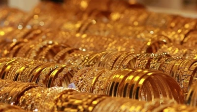 القلق حيال تحفيز أمريكي يكبح شهية المخاطرة ويرفع الذهب