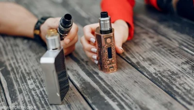 تحذير جديد: مراهقة مدمنة على السجائر الإلكترونية تصاب بثقب في رئتها