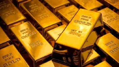 الذهب ينخفض لكنه يبقى فوق الـ1700 دولار للأونصة