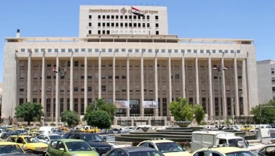 المركزي يقترح على الصناعيين تمويل مستورداتهم بسعر 700 ليرة للدولار