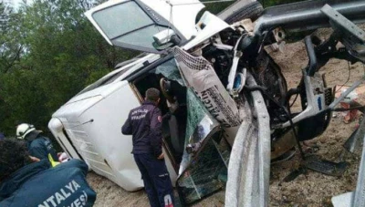 وفاة طفل سوري وإصابة آخرين بحادث في ولاية أنطاليا التركية