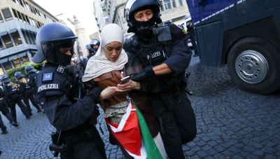 السلطات الألمانية تعلن نيتها إلغاء جنـسية لاجئ سوري بسبب فيديو "ضـد إسـرائيـل