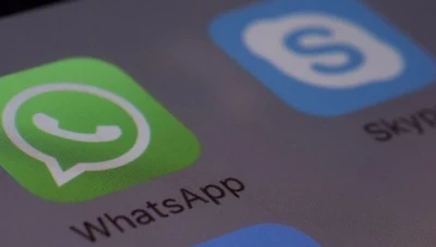 ثغرة في “واتسآب” تجعل رقم هاتفك متاحا على محرك بحث “غوغل”