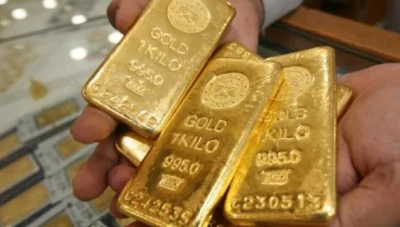 الذهب يهبط مع تفضيل المستثمرين للسيولة في ظل تنامي المخاوف بشأن كورونا