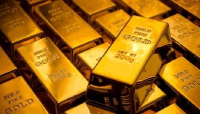 الذهب يهبط وكفة الدولار القوي ترجح أمام مشتريات بحثا عن ملاذ آمن