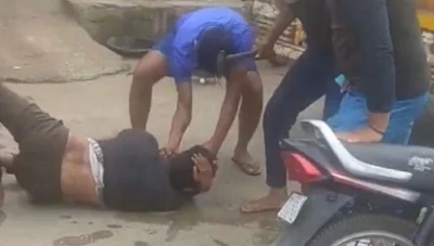 هندي مسلم يتعرض للتعذيب بسبب الأضحية (فيديو)