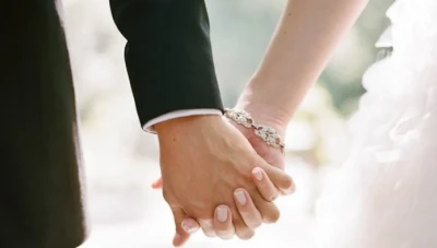 أخت رفعت دعوى نفي نسب على والديها لتثبيت زواجها من أخيها !